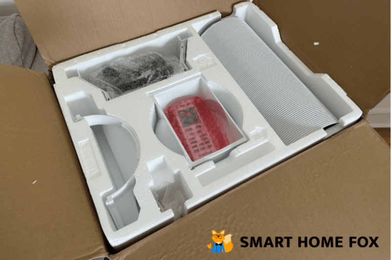 Der Karton mit dem Lieferumfang der Klarstein New Breeze 9 in der Nahaufnahme